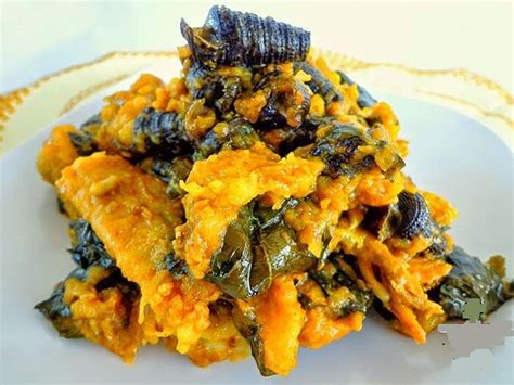  Ekpang Nkukwo: Savoring a Spicy, Aromatic Delight Wrapped in Cocoyam Leaves!