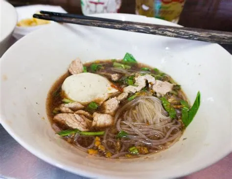  ก๋วยเตี๋ยวหลิวลิน  ซุปหอมกรุ่นเข้มข้นชวนให้อยากลอง!